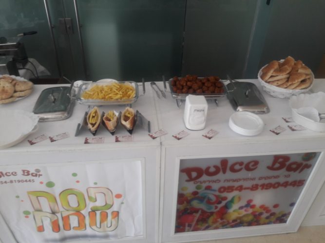 דוכן מזון לאירוע חברה