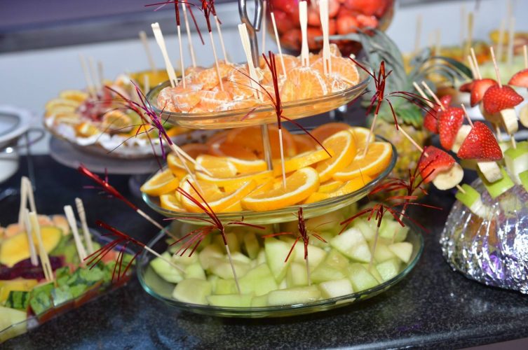 בר פירות לאירועים על מעמד